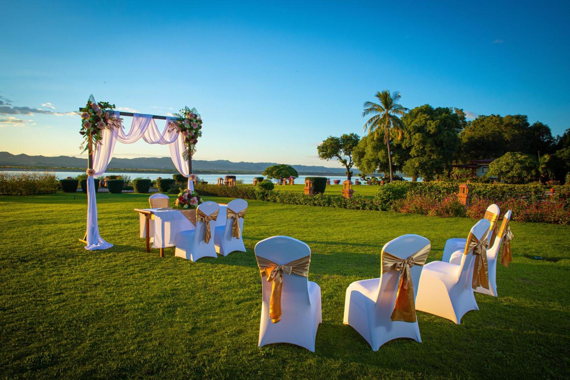 Bagan Thiripyitsaya Sanctuary Resort Exterior photo